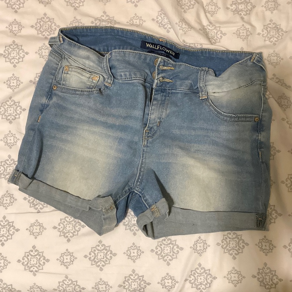 WALLFLOWER Shorts